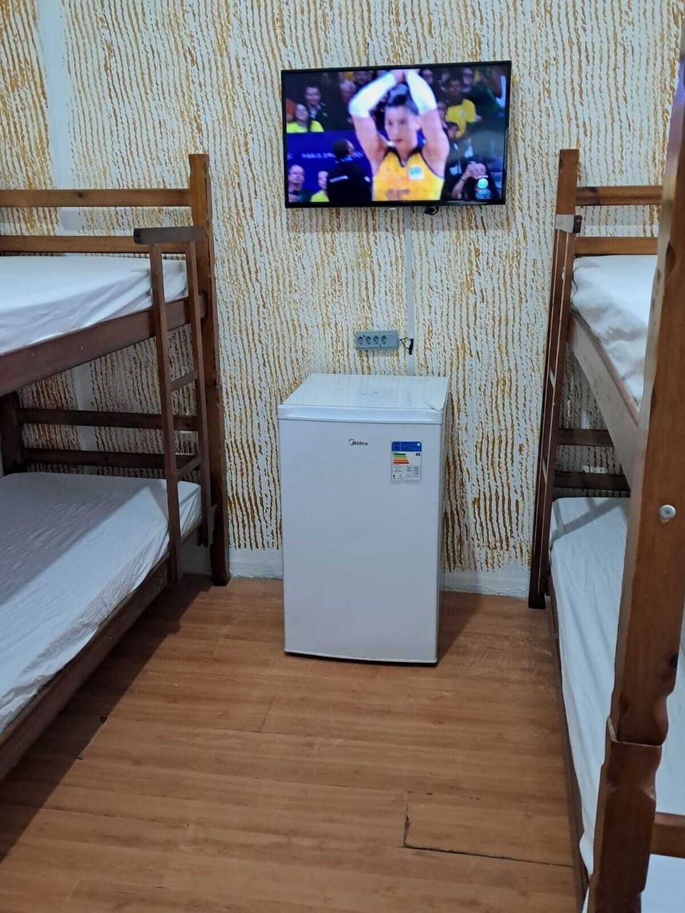 Basic Shared Dormitory | Iron/ironing board, free WiFi