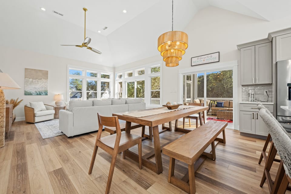 Dining Area - Top Level