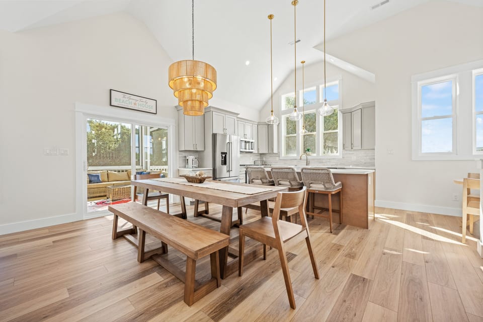 Dining Area - Top Level
