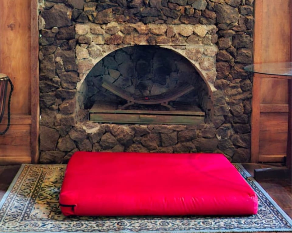 Traditional Room, 2 Bathrooms | Heating