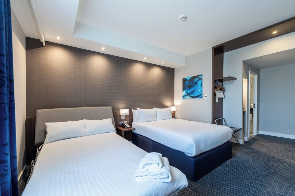 Desk, free cribs/infant beds, free WiFi, bed sheets