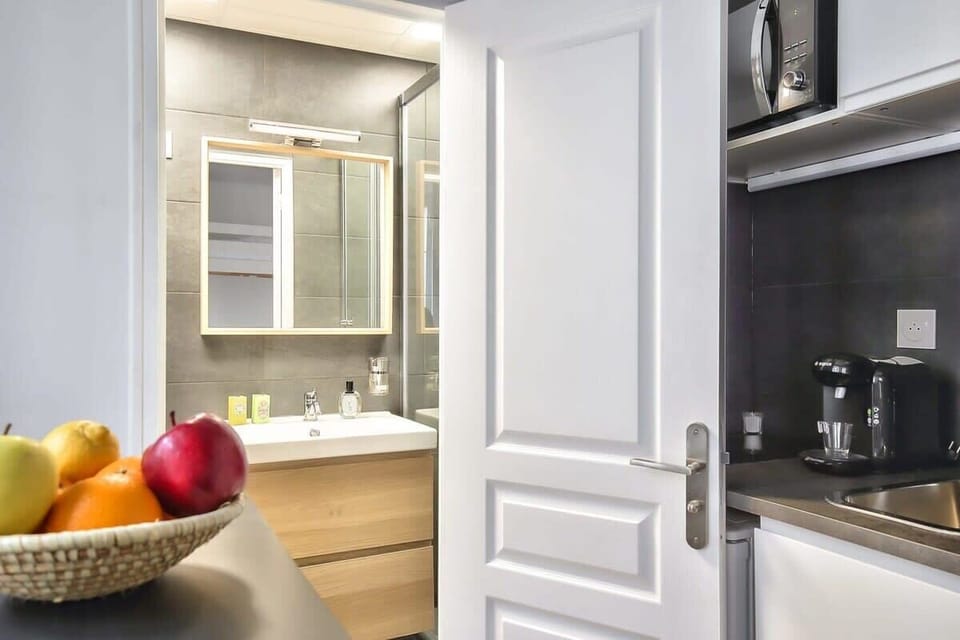 Kitchenette - Bathroom