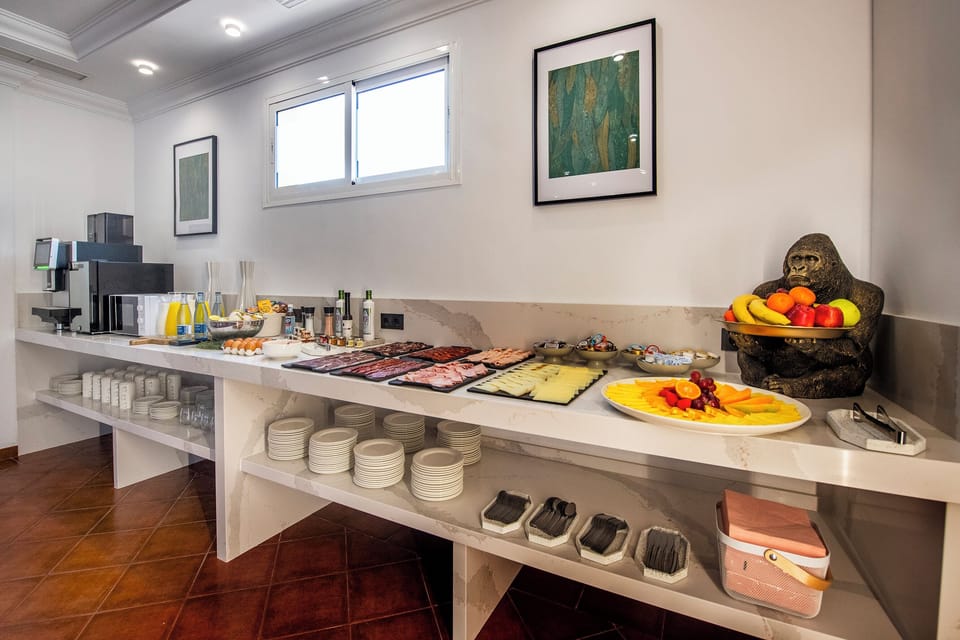 Daily buffet breakfast for a fee