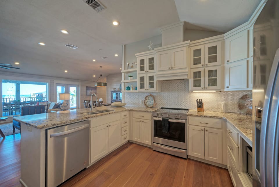 Beautiful kitchen. (Blue Marlin)