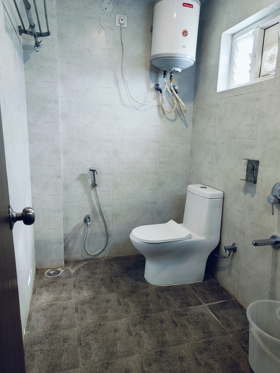 Basic Double Room, City View | Bathroom