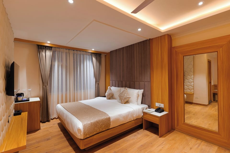 In-room safe, WiFi (free)