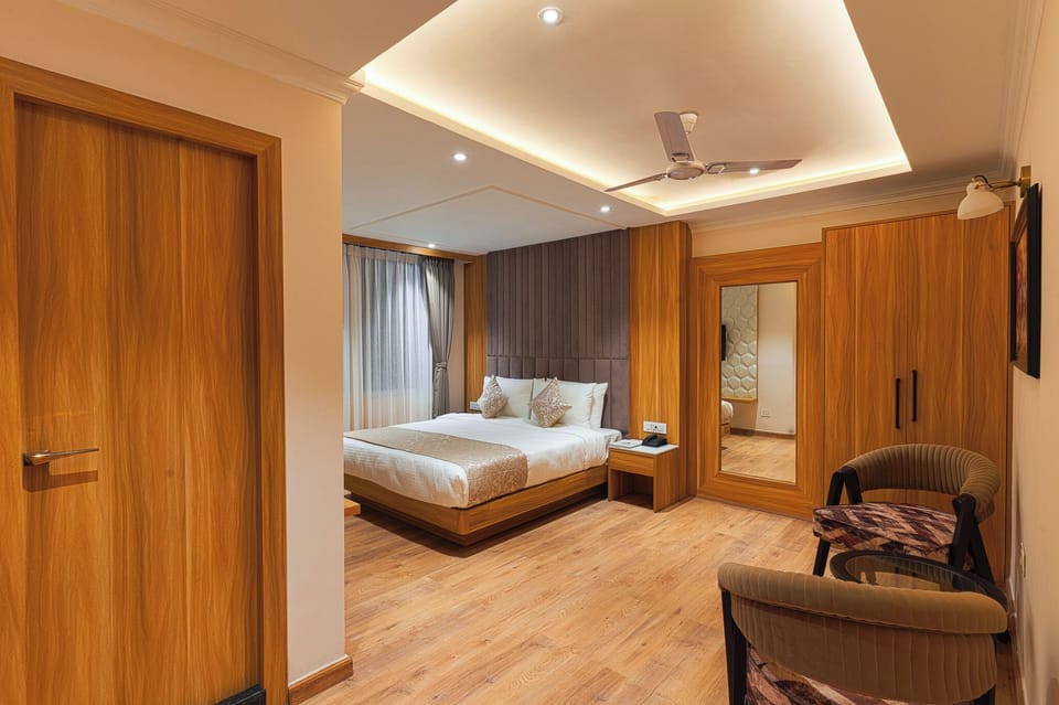 In-room safe, WiFi (free)