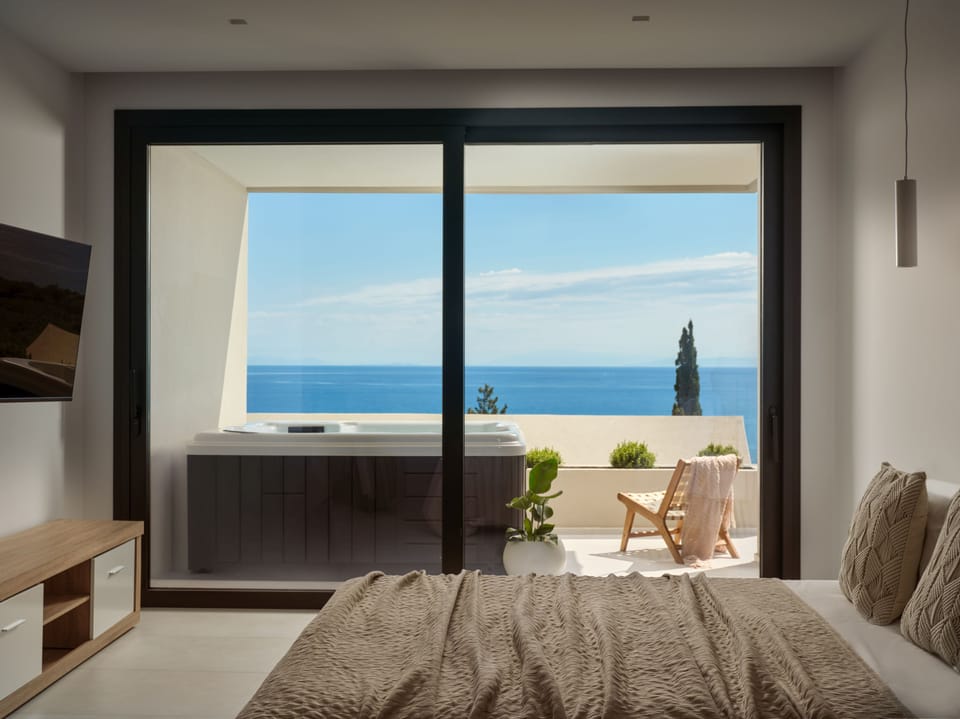 Junior Suite, Sea View | Free WiFi, bed sheets