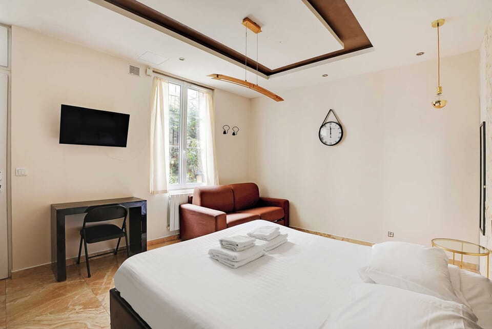 Apartment | 1 bedroom, laptop workspace, iron/ironing board, bed sheets