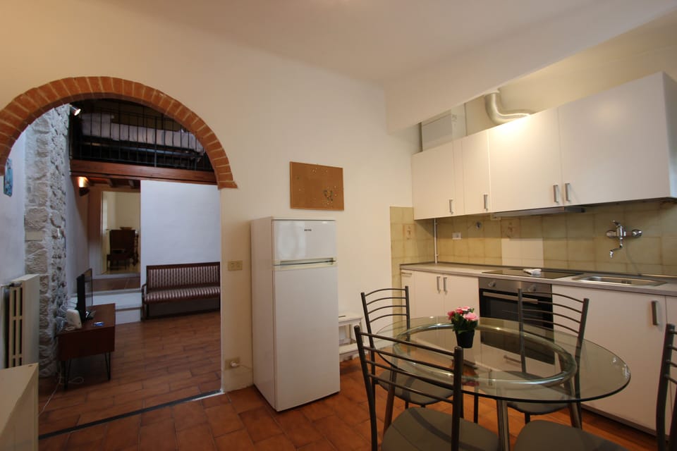 Apartment, City View | Private kitchen