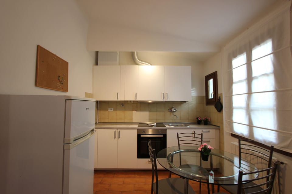 Apartment, City View | Private kitchen