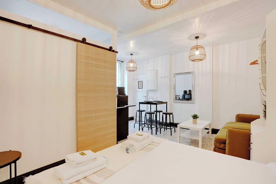 Apartment | 1 bedroom, iron/ironing board, bed sheets