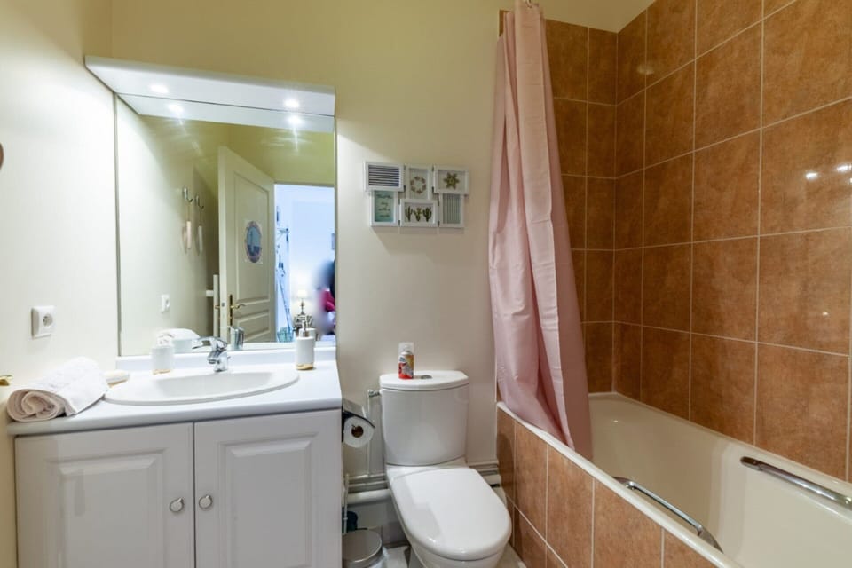 Apartment | Bathroom