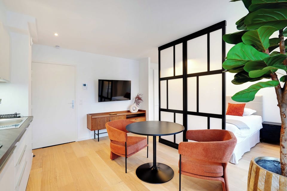 Apartment | Dining