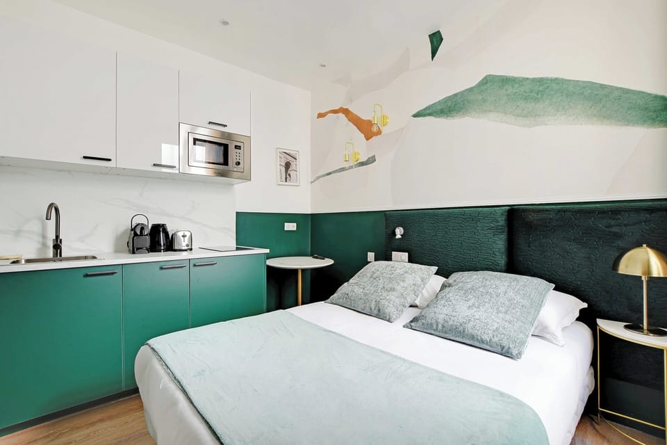 Apartment | 1 bedroom, laptop workspace, iron/ironing board, bed sheets