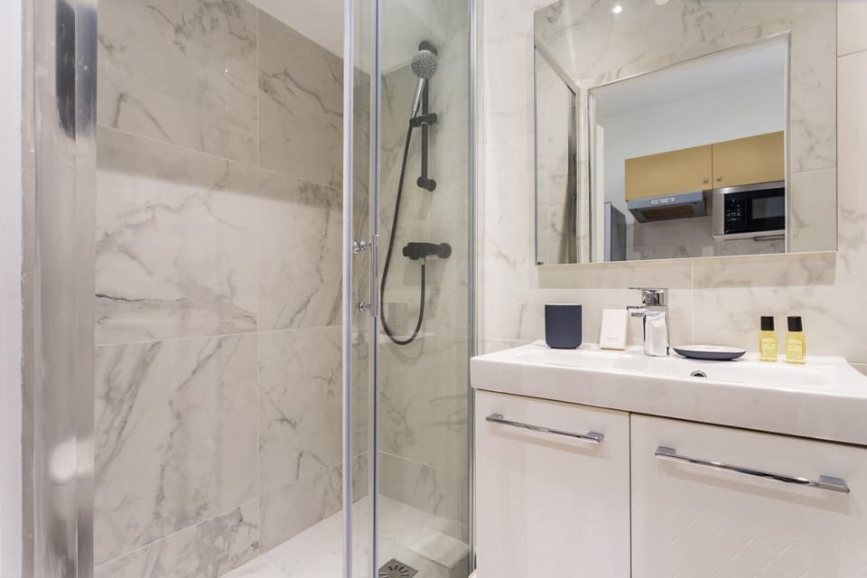 Apartment | Bathroom