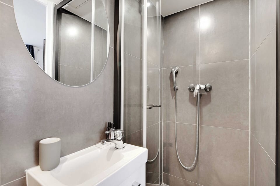 Apartment | Bathroom | Hair dryer