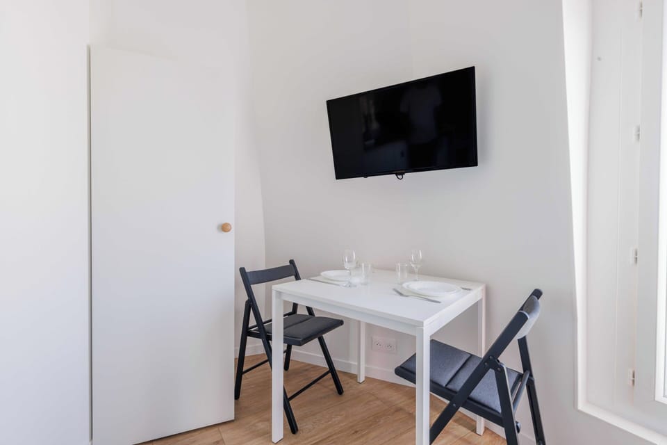 Apartment | Dining