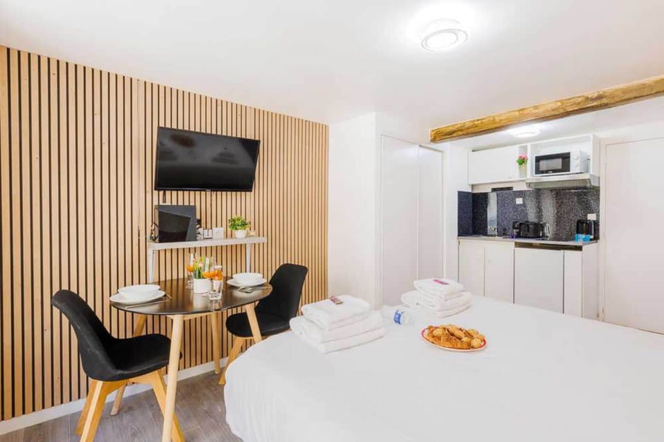 Apartment | Dining