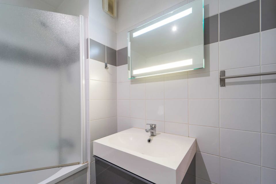 Apartment | Bathroom