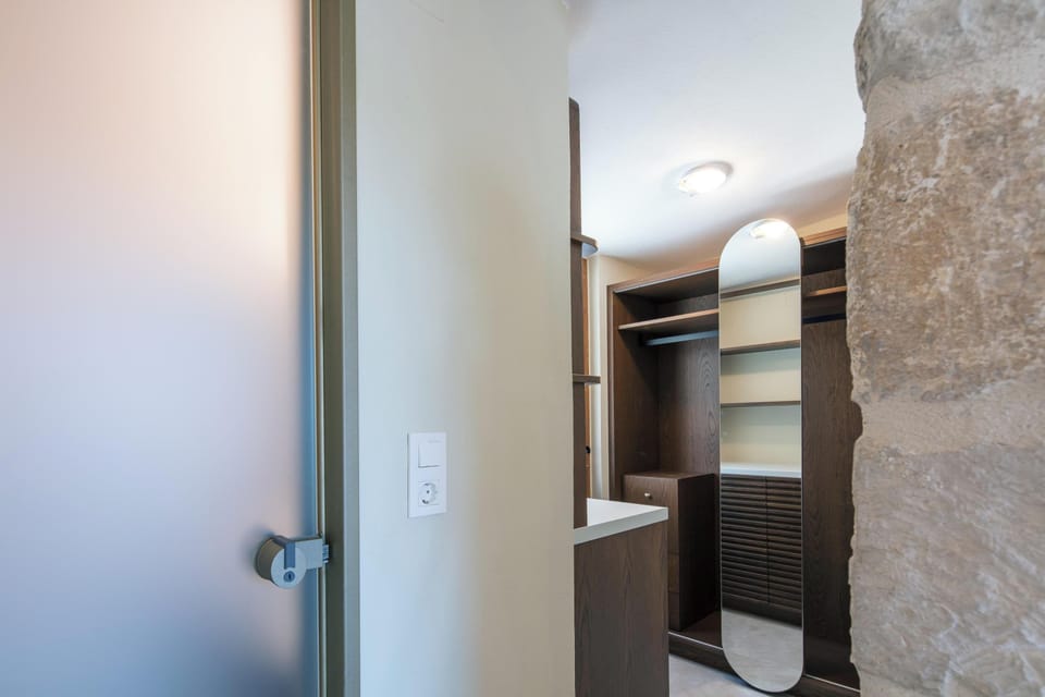 Luxury Villa, Private Pool, Mountain View | Wardrobe