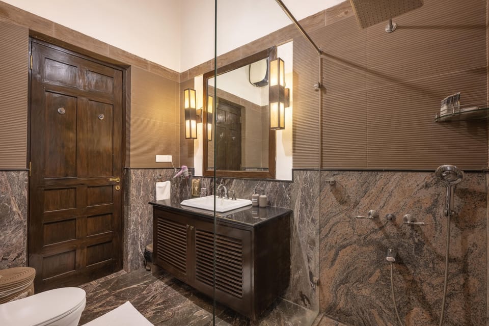 Traditional Villa, Private Pool | Bathroom | Shower, free toiletries, towels, soap