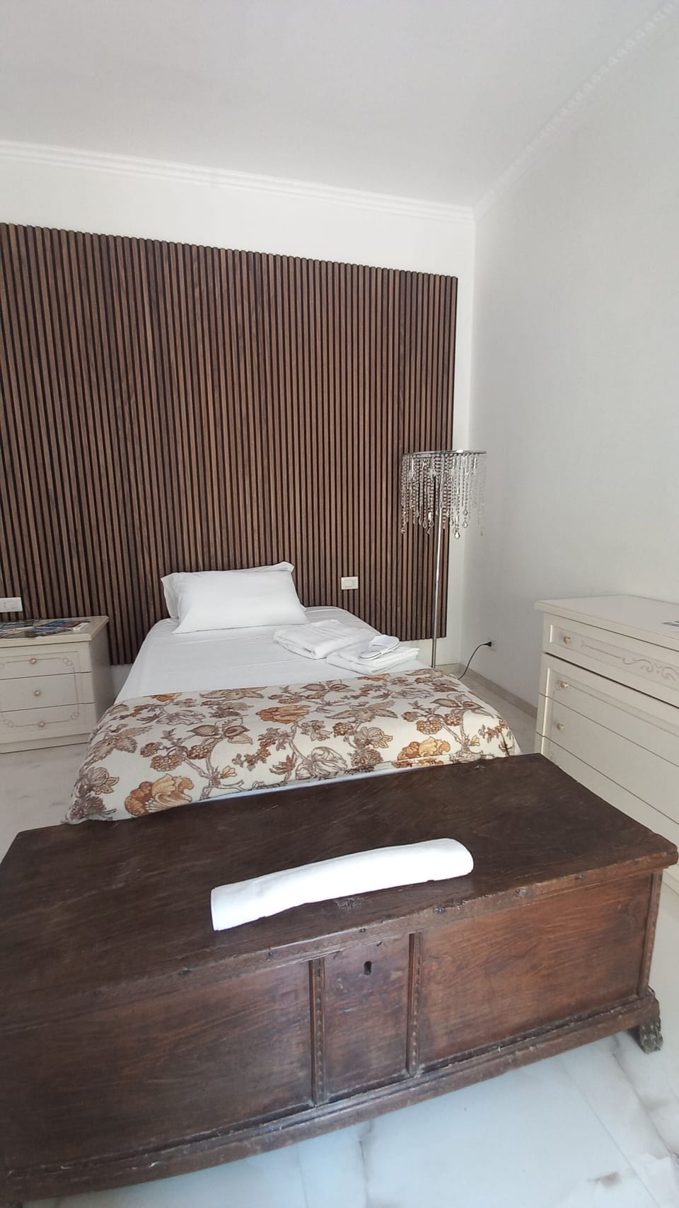 Deluxe Studio, Courtyard View | Blackout drapes, free WiFi