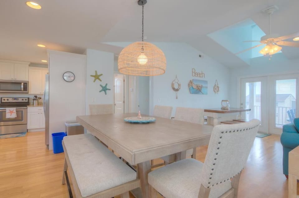 Dining Area
GW 9-1-25