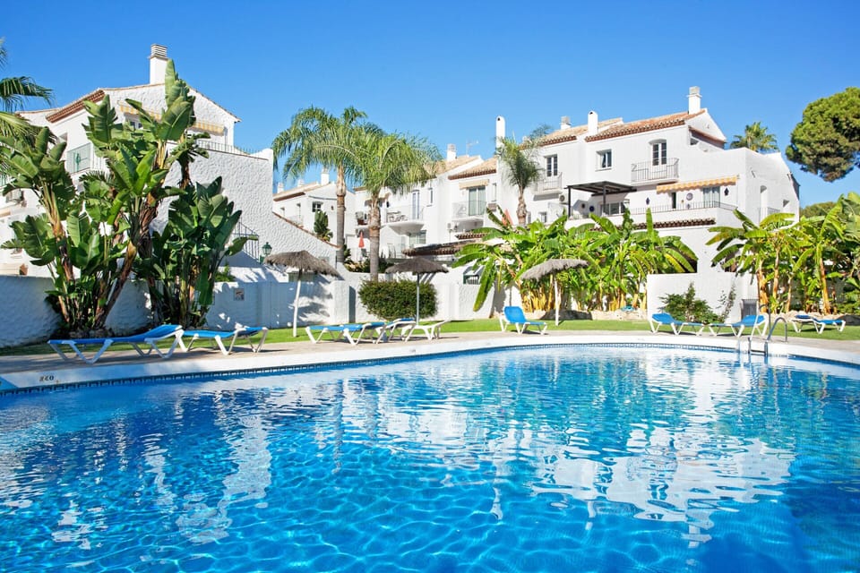 Apartment | Pool | Outdoor pool