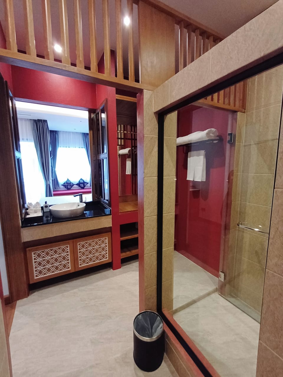 Deluxe Balcony Room | Bathroom | Separate tub and shower, free toiletries, hair dryer, slippers