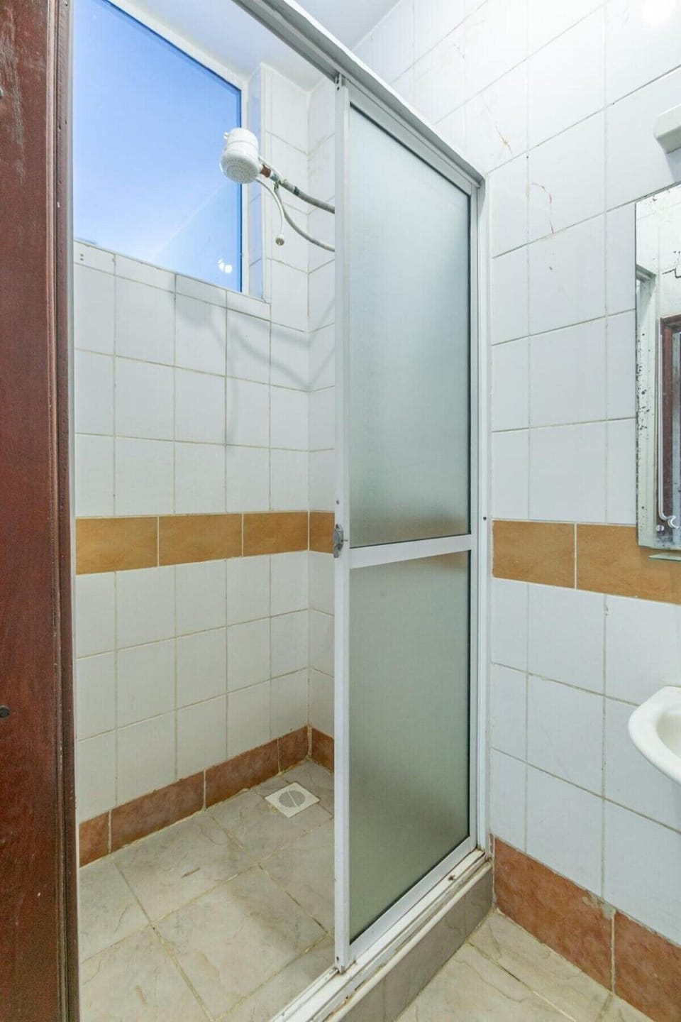 Shower, towels, soap, shampoo