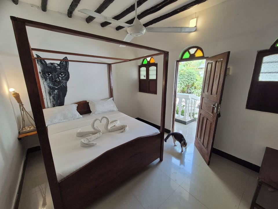 Traditional Double Room | Iron/ironing board, free WiFi, bed sheets