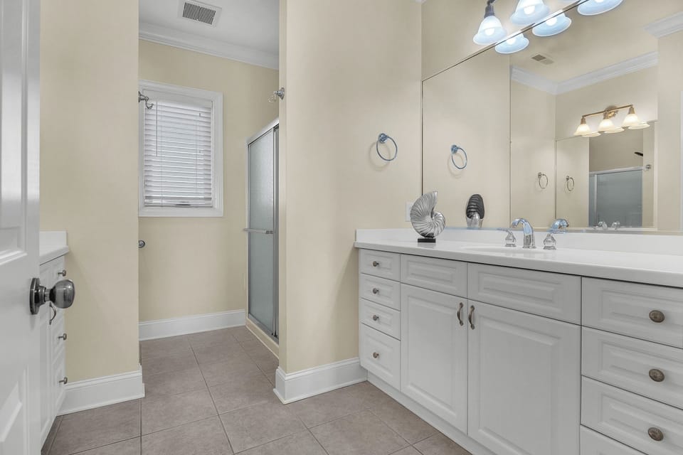 Master Bath #1 - 2nd Level Northeast