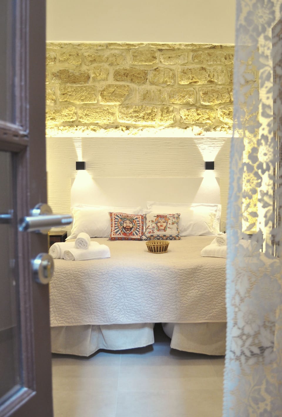 Deluxe Double Room, City View | In-room safe, desk, laptop workspace, soundproofing