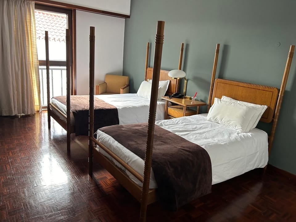 Standard Twin Room | Desk, soundproofing, free WiFi, bed sheets