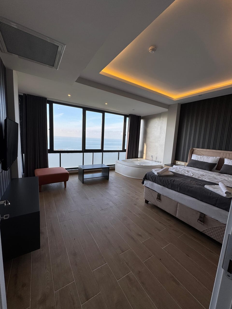 Family Villa, Sea View | Select Comfort beds, in-room safe, individually furnished, desk