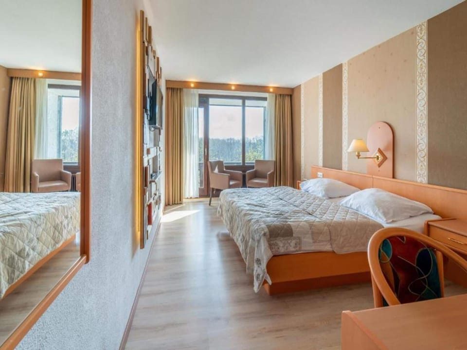 Comfort Room | Hypo-allergenic bedding, individually decorated, individually furnished