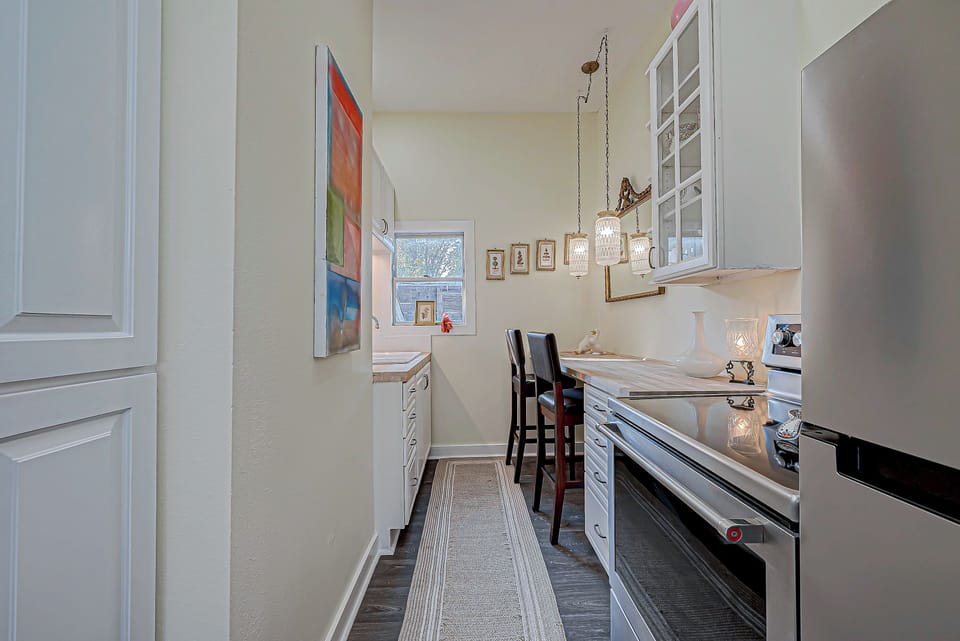 Another view of the kitchen, sink on the left not pictured.