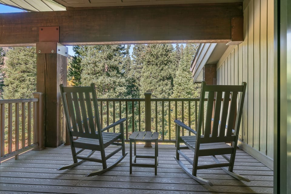 Chair, Furniture, Architecture, Building, House