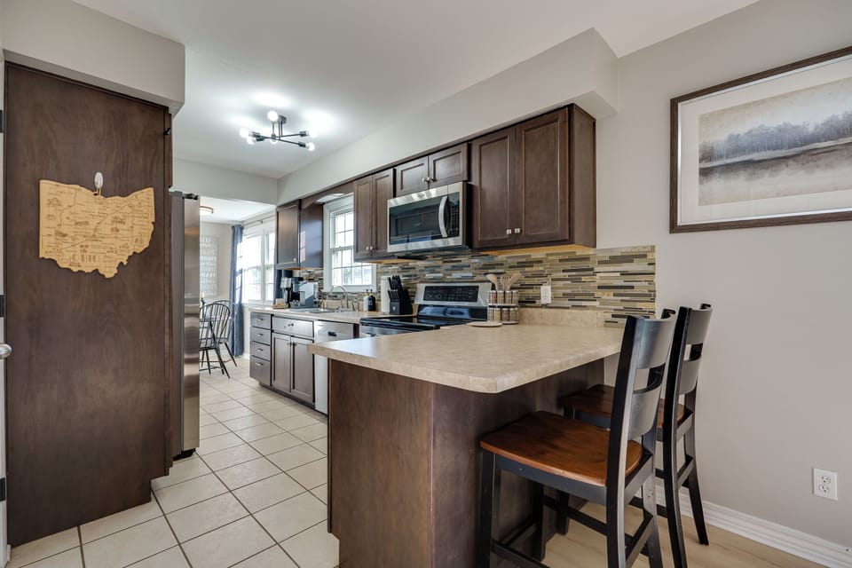 A stylish kitchen bar, perfect for casual dining, drinks, or extra prep space