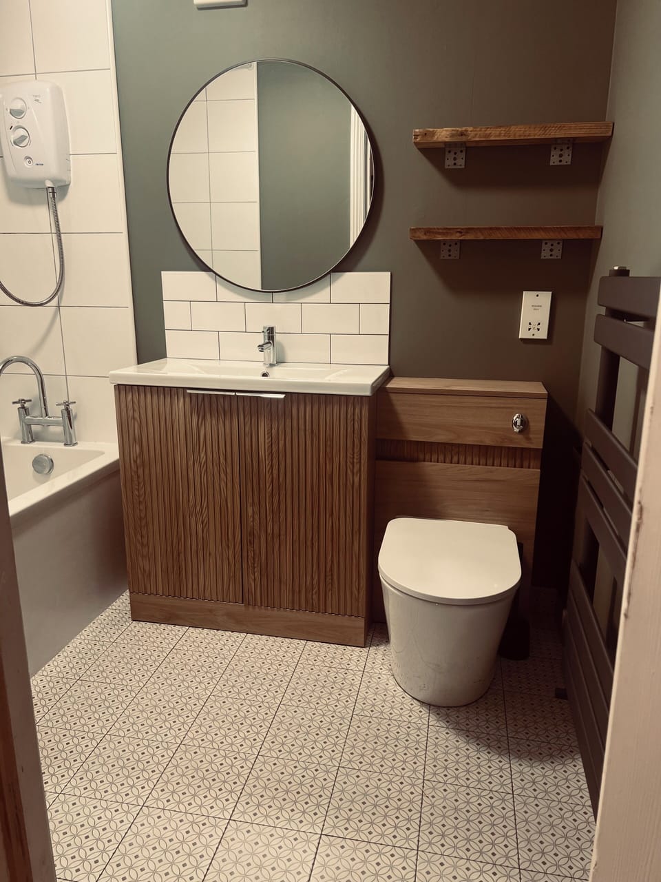 Full Bathroom