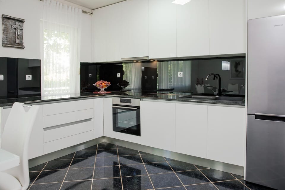 House | Private kitchen | Highchair