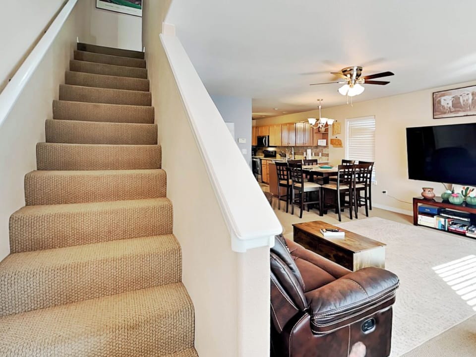 Condo (3 Bedrooms) | Property amenity
