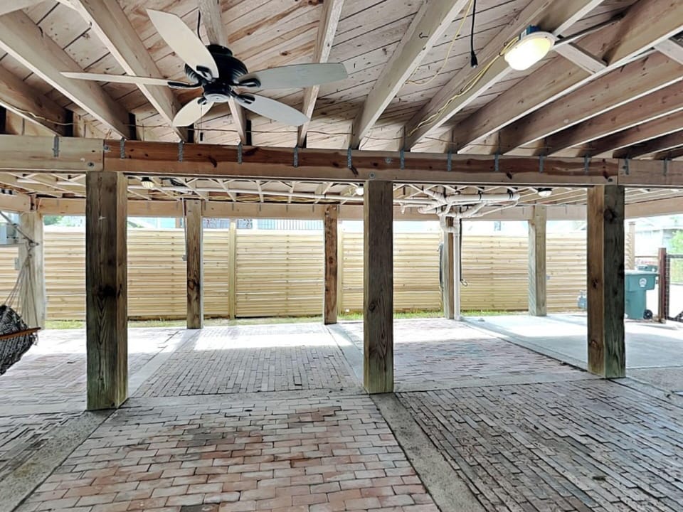 House (2 Bedrooms) | Property amenity