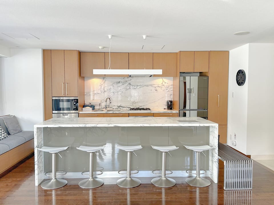 Penthouse, 4 Bedrooms, Mountain View | In-room dining