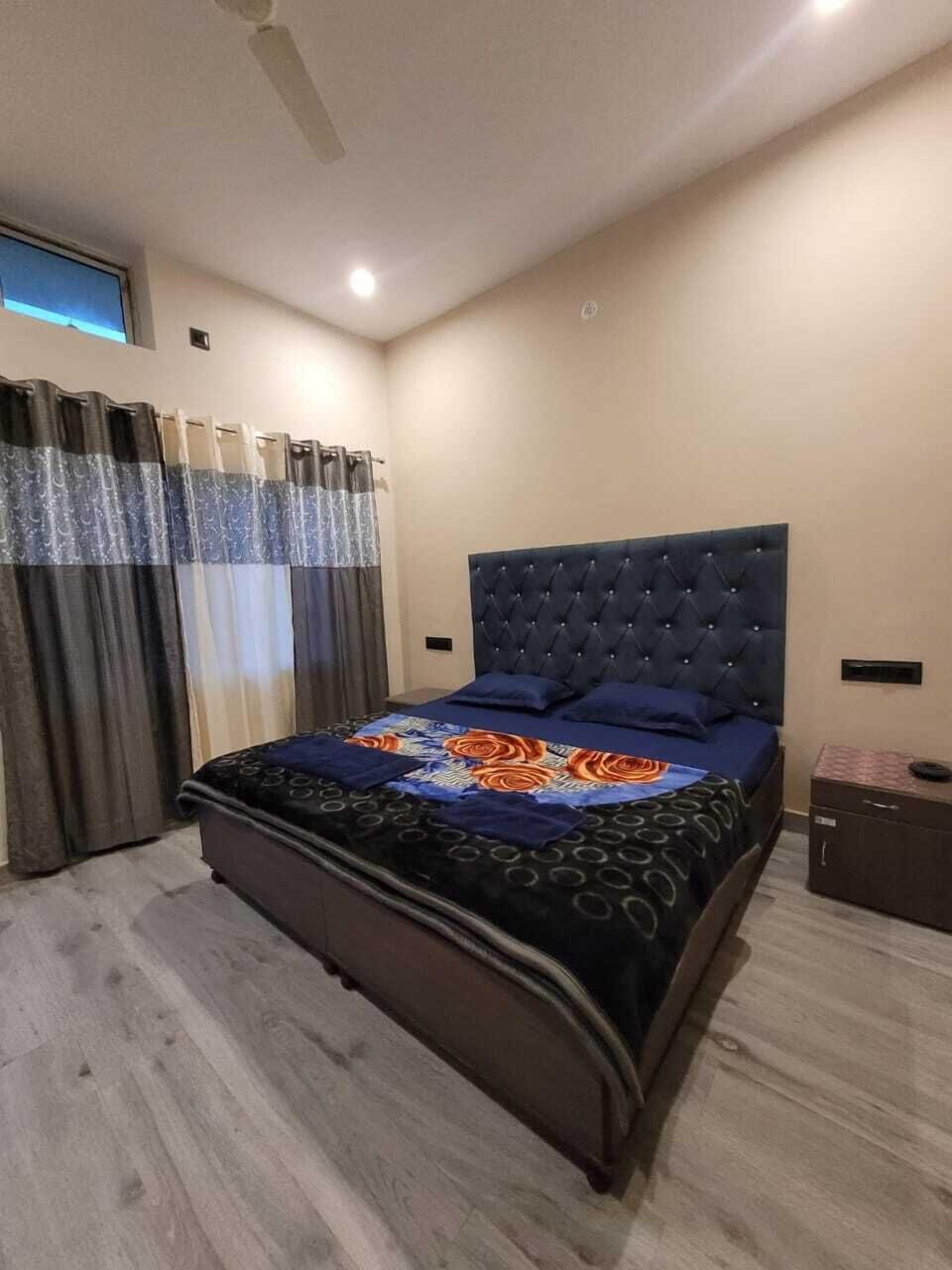 Deluxe Room, Balcony, Mountain View | Free WiFi, bed sheets
