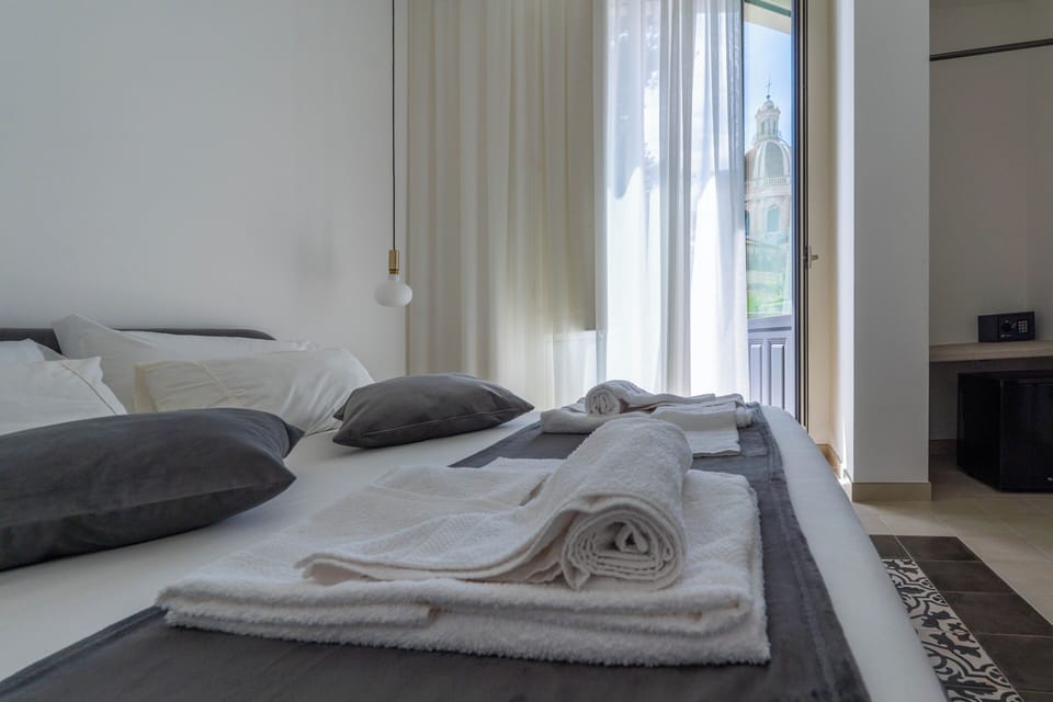 Superior Double Room, Private Bathroom, City View (Pirandello) | Frette Italian sheets, premium bedding, pillowtop beds, minibar