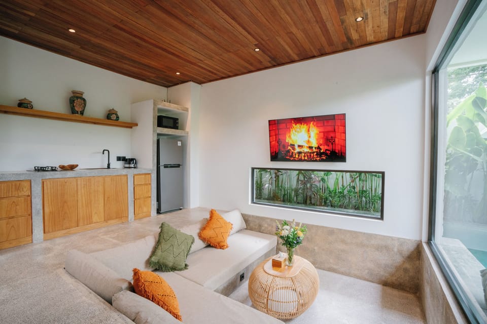 43-inch Smart TV with digital channels