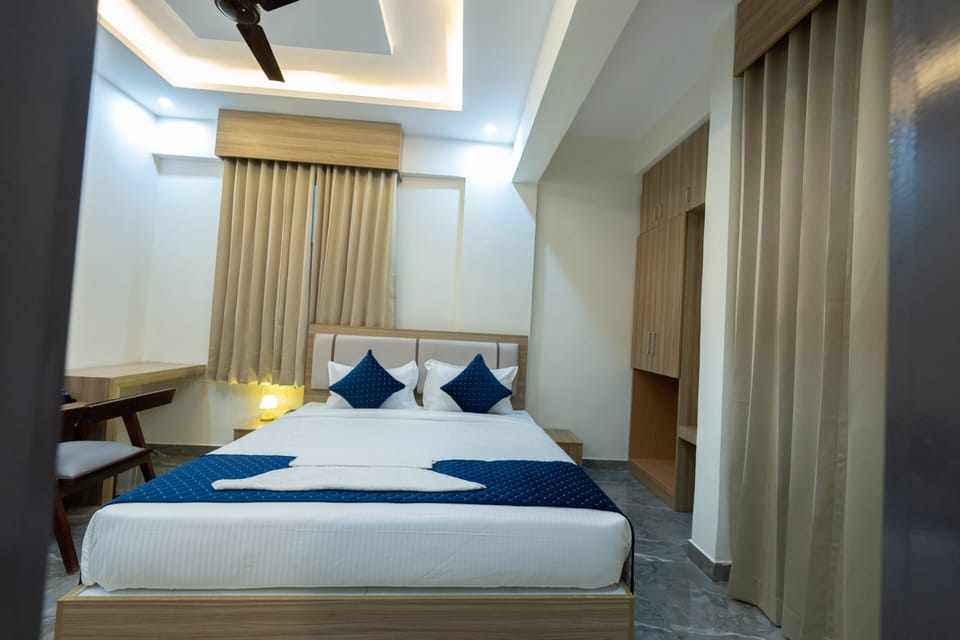 Deluxe Single Room | Free WiFi, bed sheets