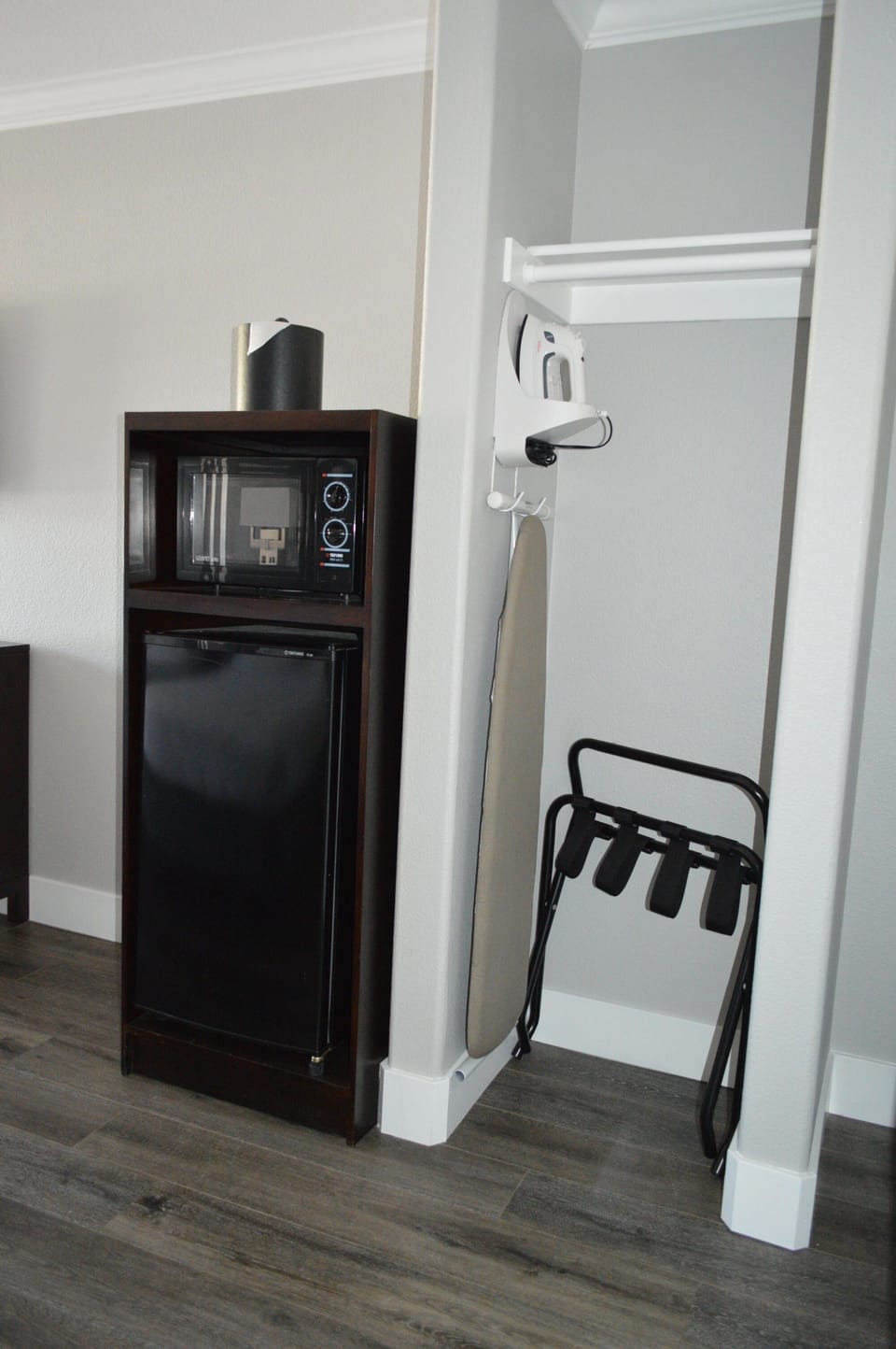 Mini-refrigerator